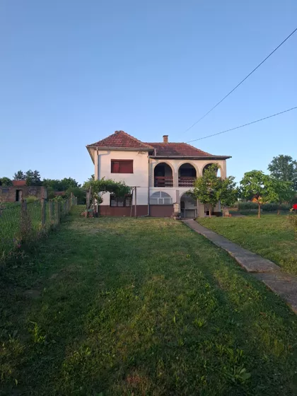 Milenije Ivanović 75 | 4zida.rs