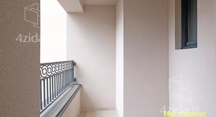 Šestosoban stan | 4zida