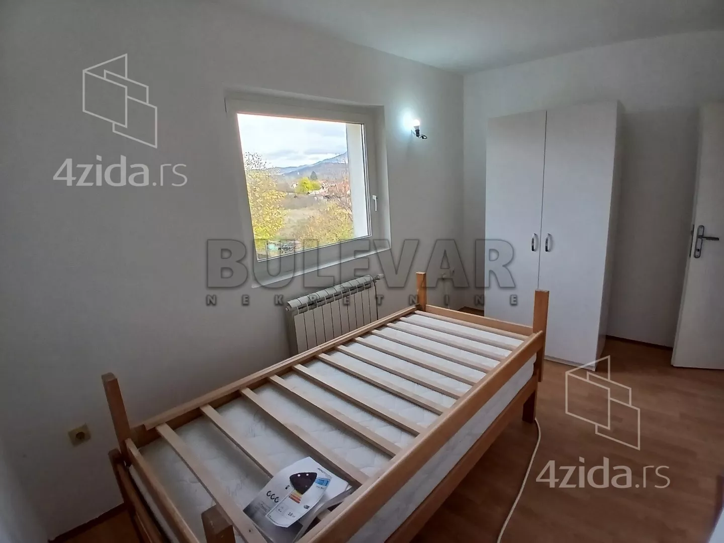 Lokal | 4zida