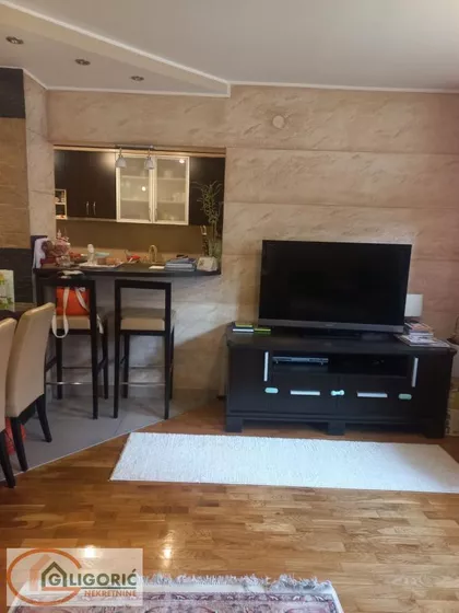 Poenkareova | 4zida.rs