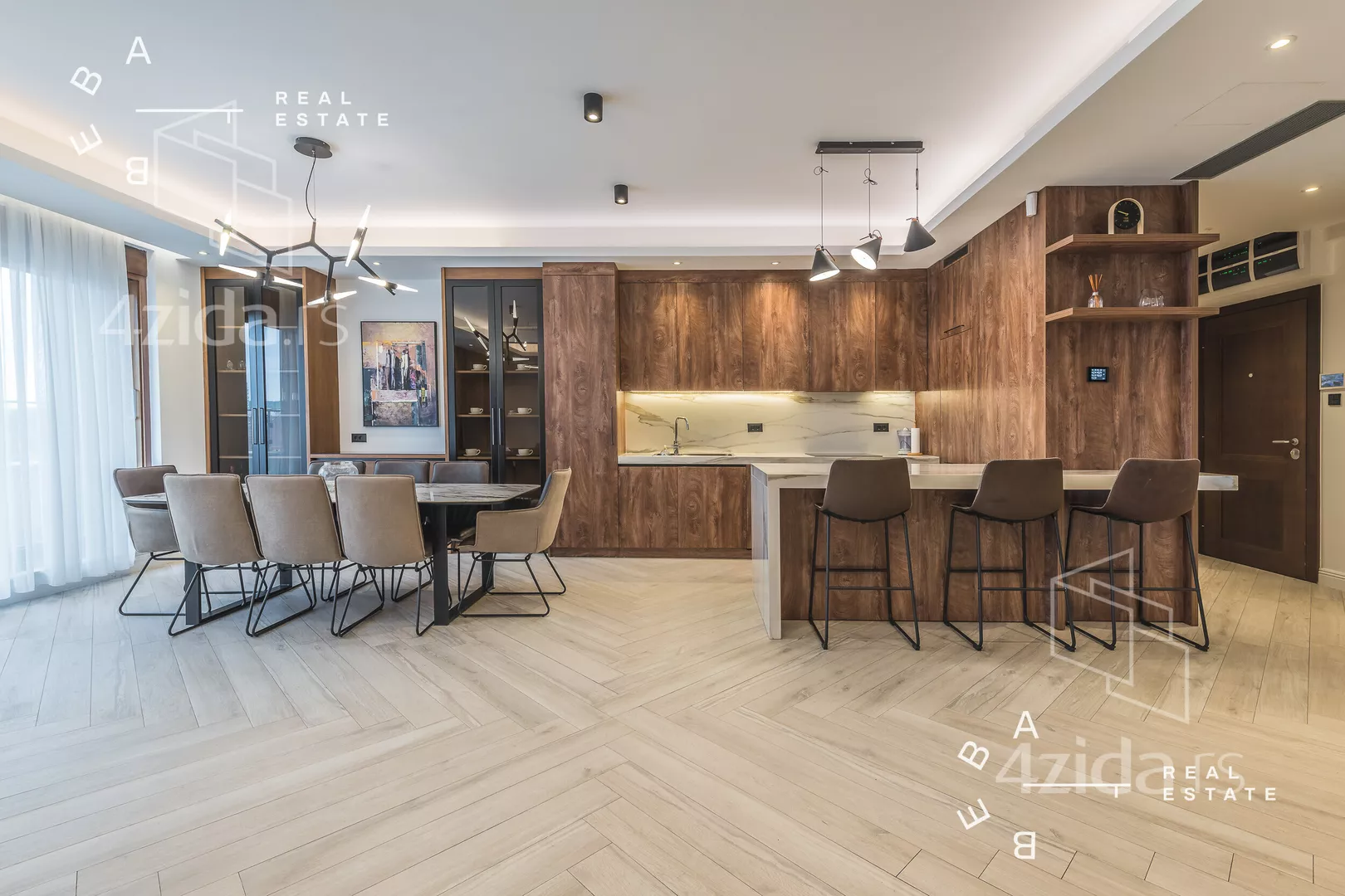 Četvorosoban stan | 4zida