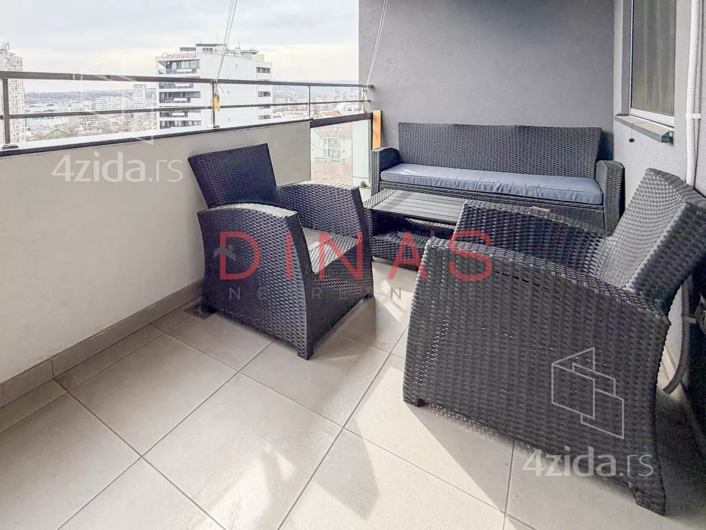 Četvorosoban stan | 4zida