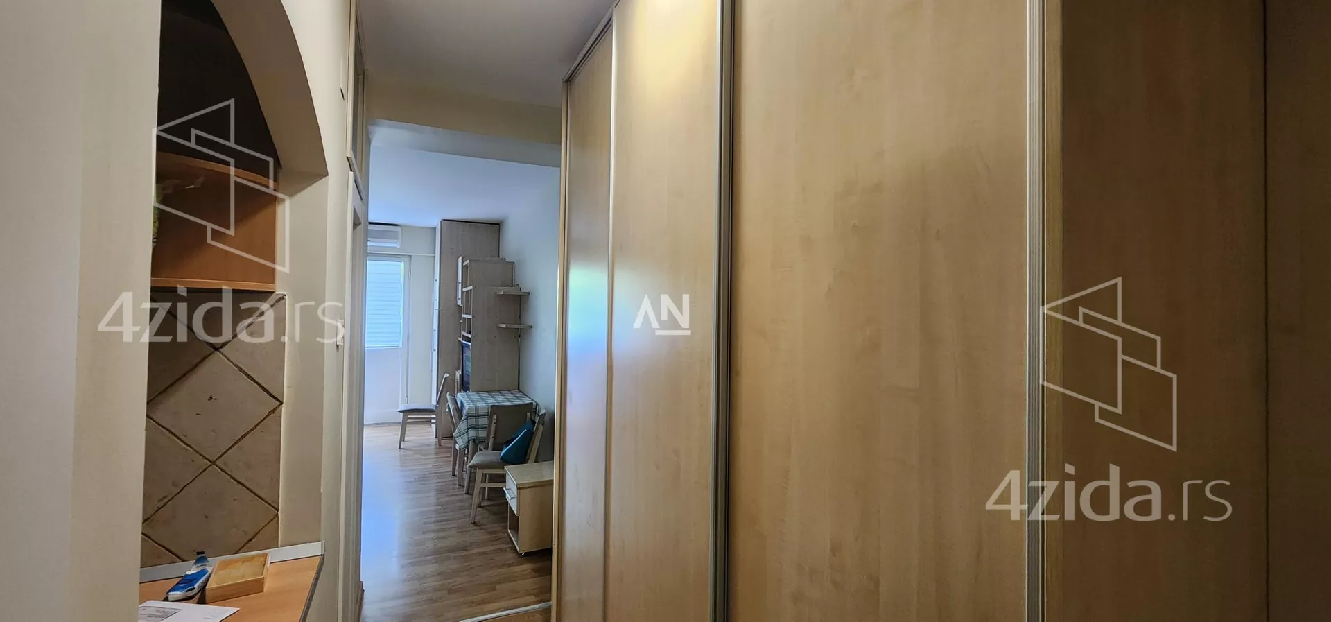Jednoiposoban stan | 4zida