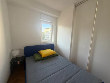 Ustanička | 4zida.rs