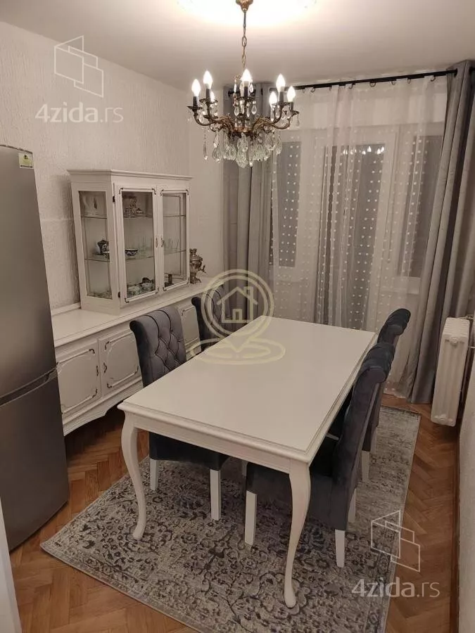 Troiposoban stan | 4zida