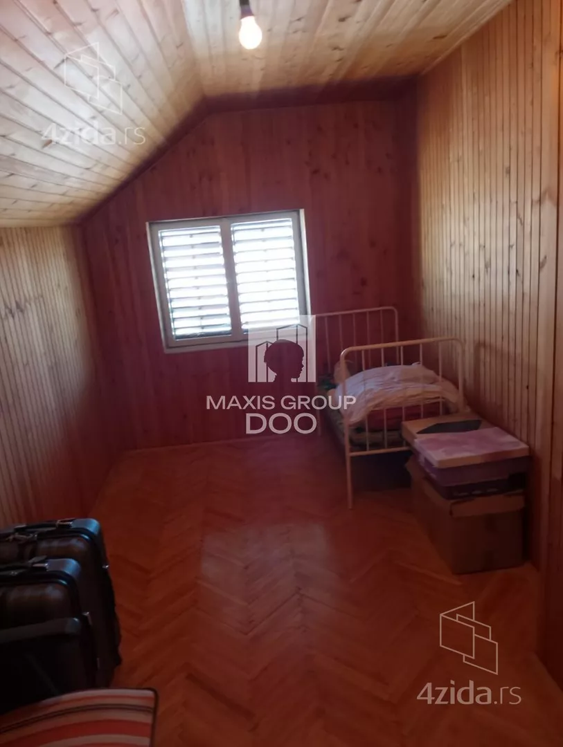 Četvoroiposoban stan | 4zida