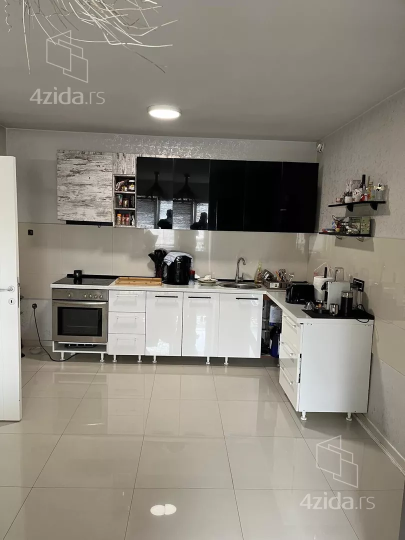 4-etažna kuća | 4zida