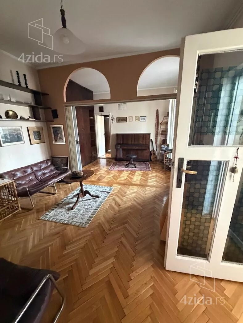 Četvoroiposoban stan | 4zida