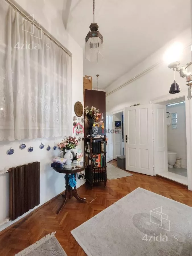 Šestosoban stan | 4zida