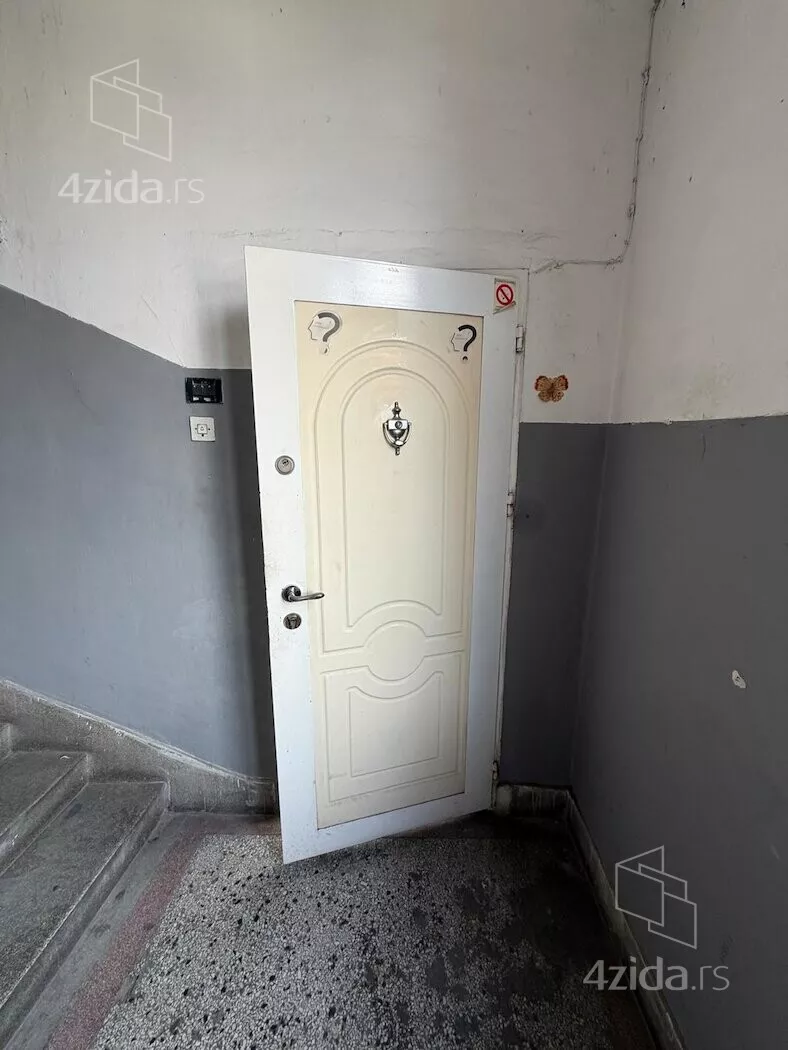 Četvoroiposoban stan | 4zida
