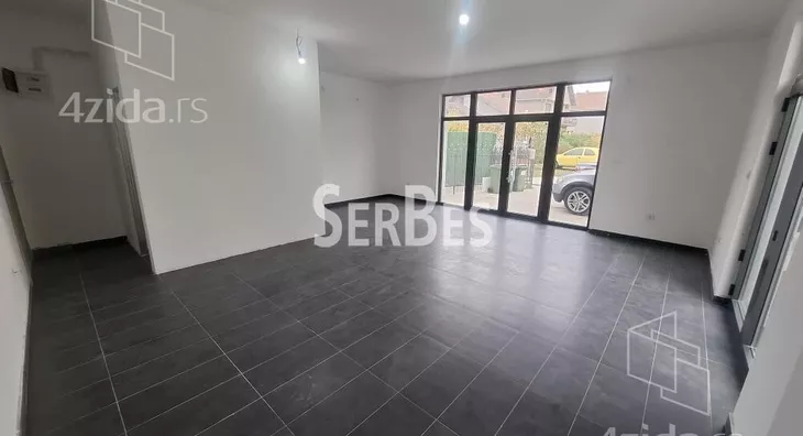 Poslovna zgrada | 4zida