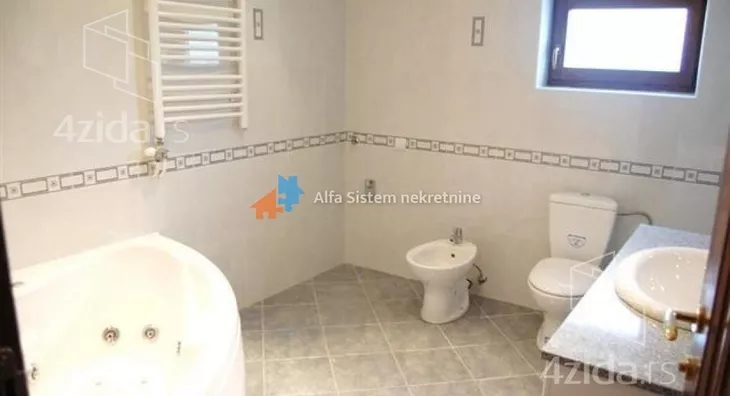 Šestosoban stan | 4zida