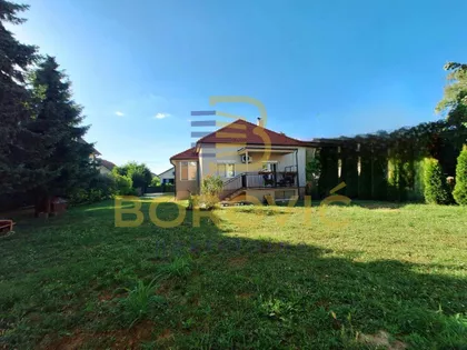 Stari Banovci | 4zida.rs