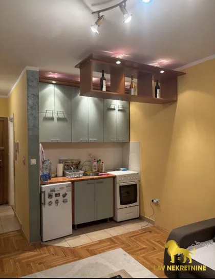 RUMENAČKA | 4zida.rs