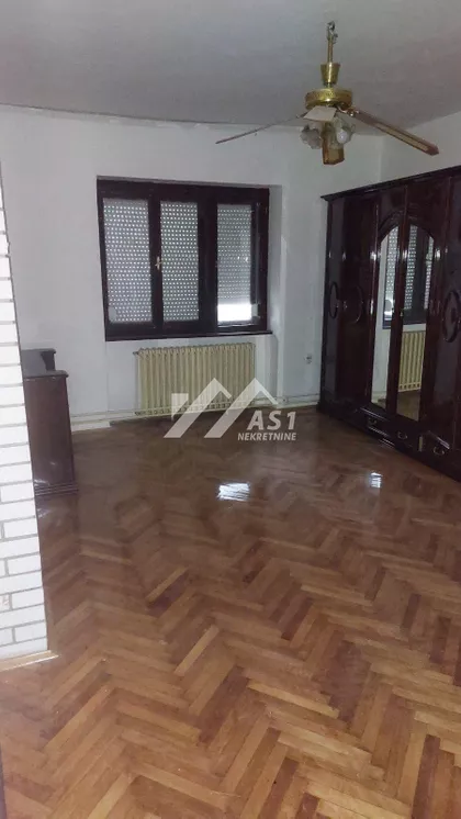 Svetosavska | 4zida.rs