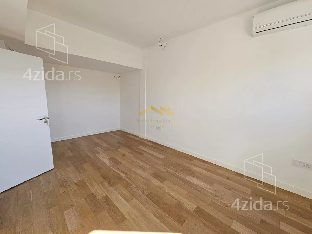 Četvoroiposoban stan | 4zida