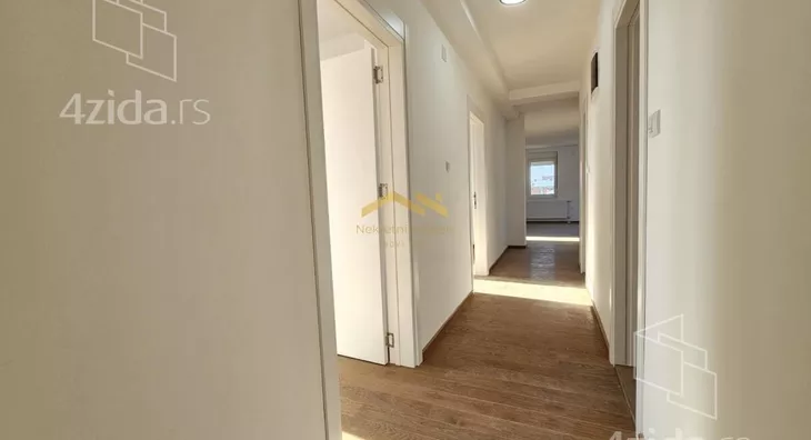 Šestosoban stan | 4zida