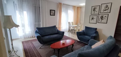 Petrovdanska | 4zida.rs