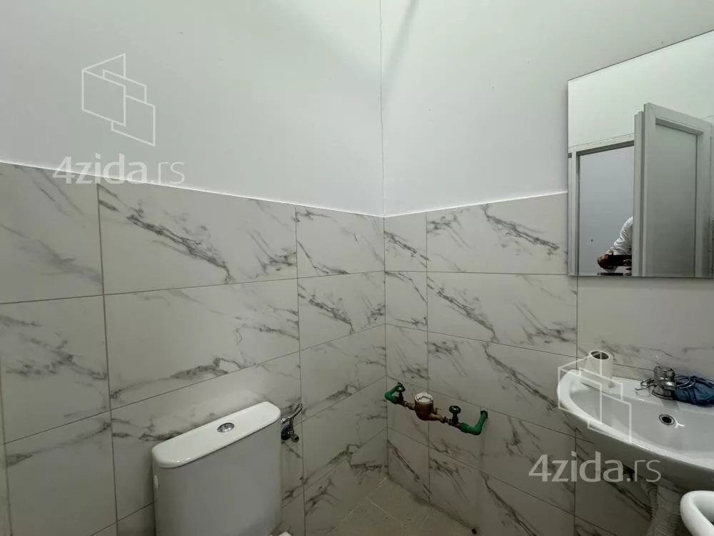 Lokal | 4zida