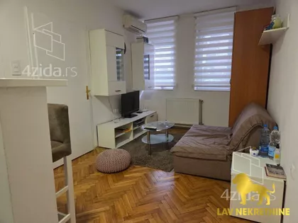 VALENTINA VODNIKA | 4zida.rs