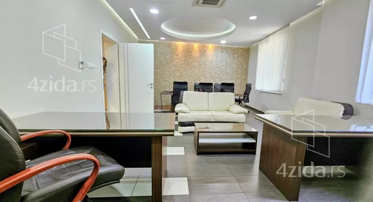 Poslovna zgrada | 4zida