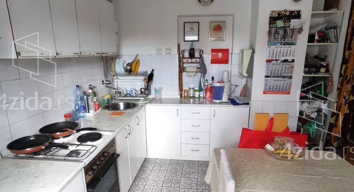 Šestosoban stan | 4zida