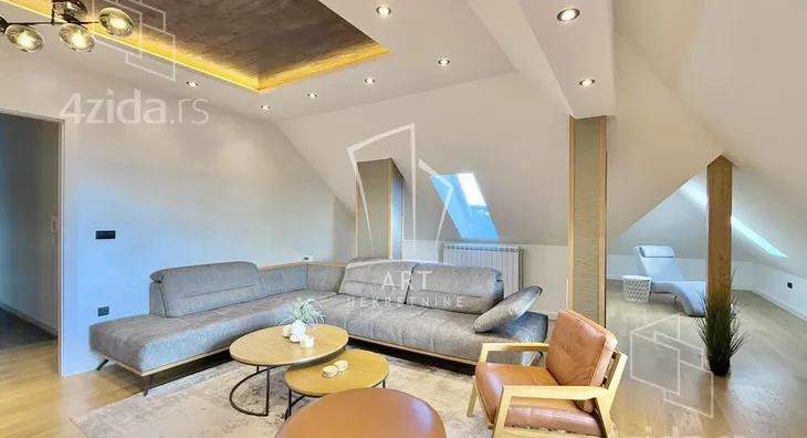 Četvoroiposoban stan | 4zida