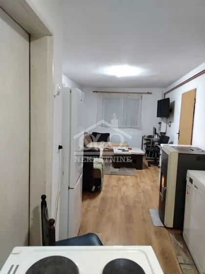 Male Pčelice | 4zida.rs