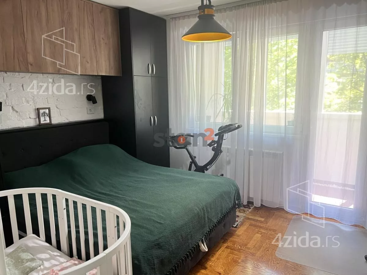 Troiposoban stan | 4zida