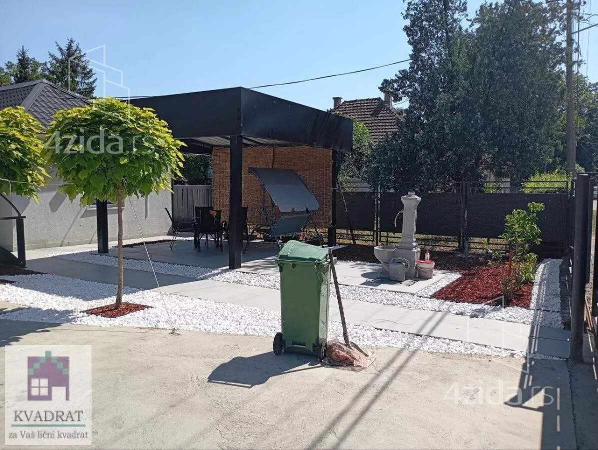 Hala | 4zida