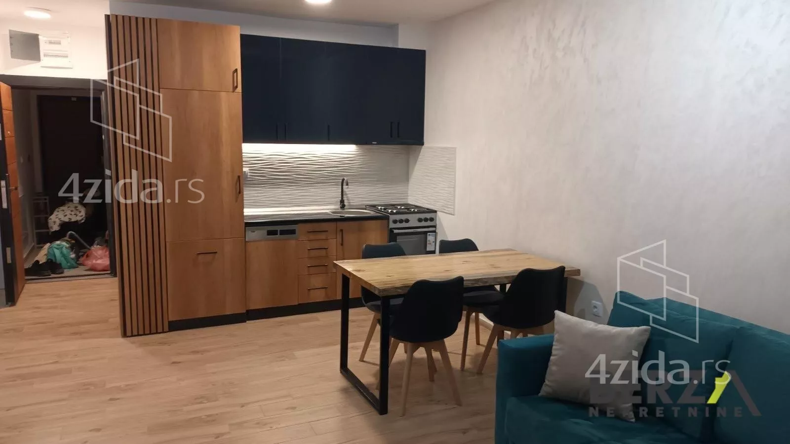 Troiposoban stan | 4zida