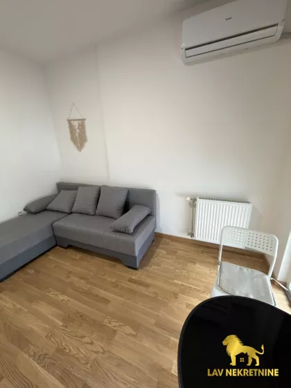 JERNEJA KOPITARA | 4zida.rs