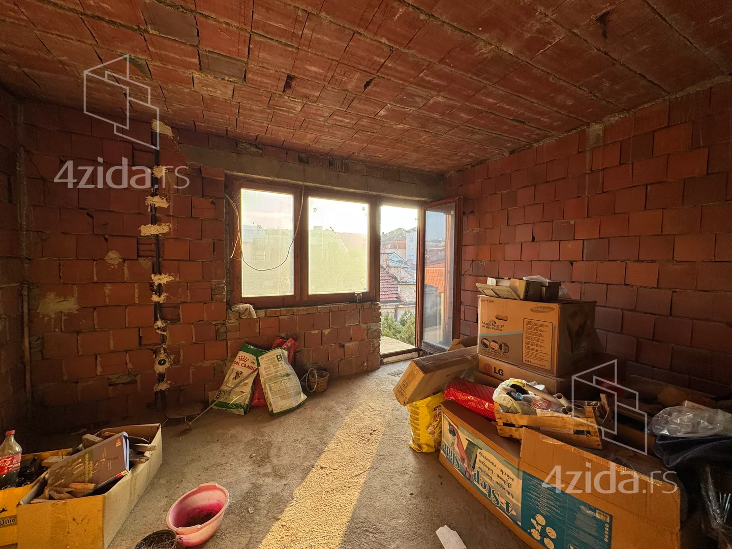 Četvoroiposoban stan | 4zida