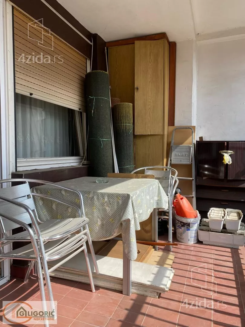 Troiposoban stan | 4zida