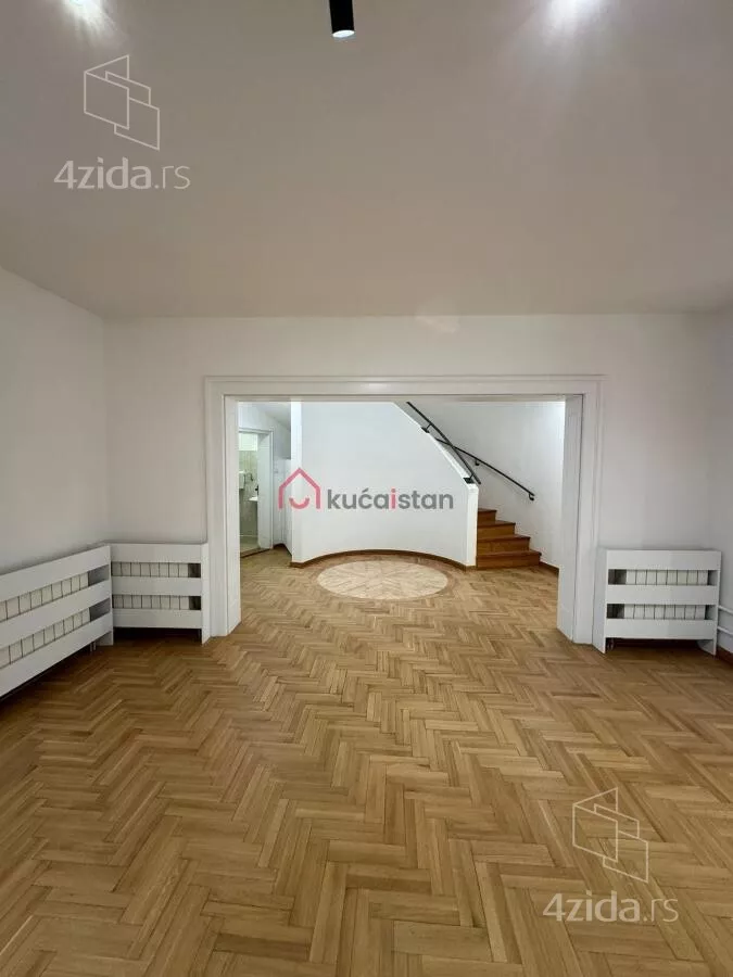 Poslovna zgrada | 4zida