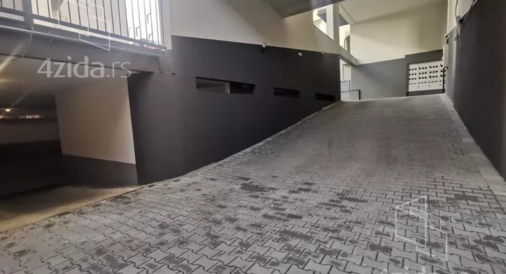 Garaža | 4zida