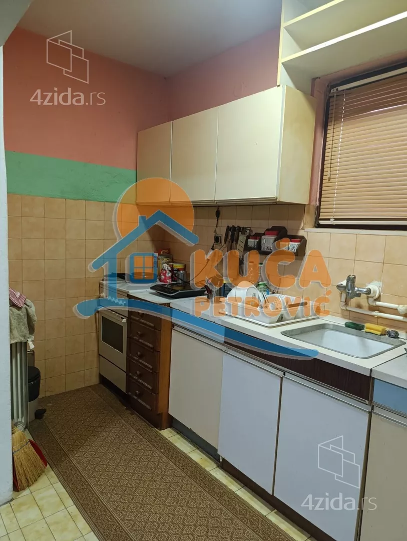 Troiposoban stan | 4zida