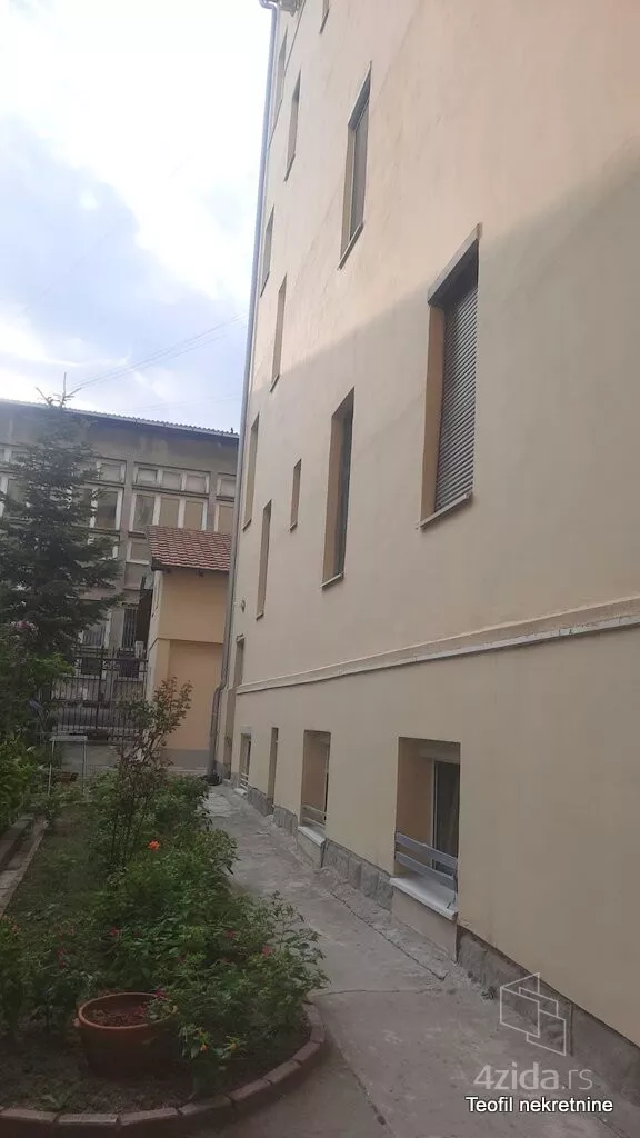 Troiposoban stan | 4zida