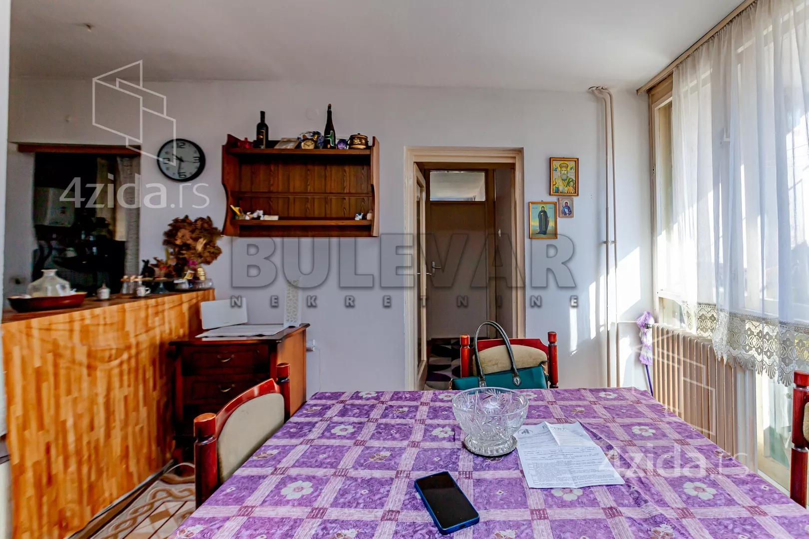 Troiposoban stan | 4zida