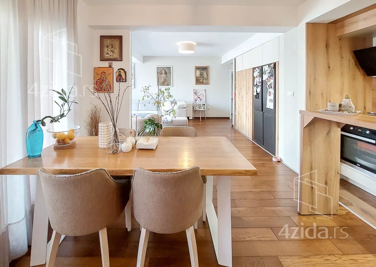 Petosoban stan | 4zida