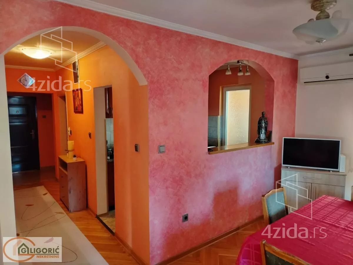 Petosoban stan | 4zida