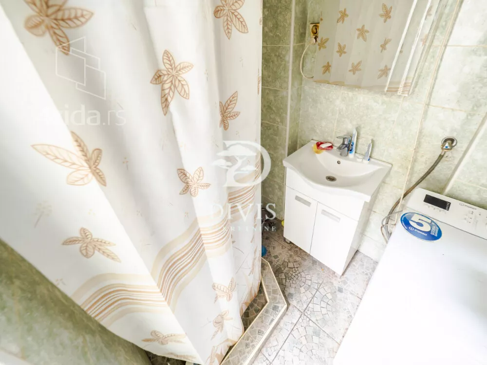 Četvoroiposoban stan | 4zida