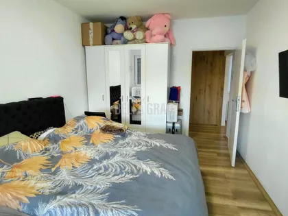 Petrarkina | 4zida.rs