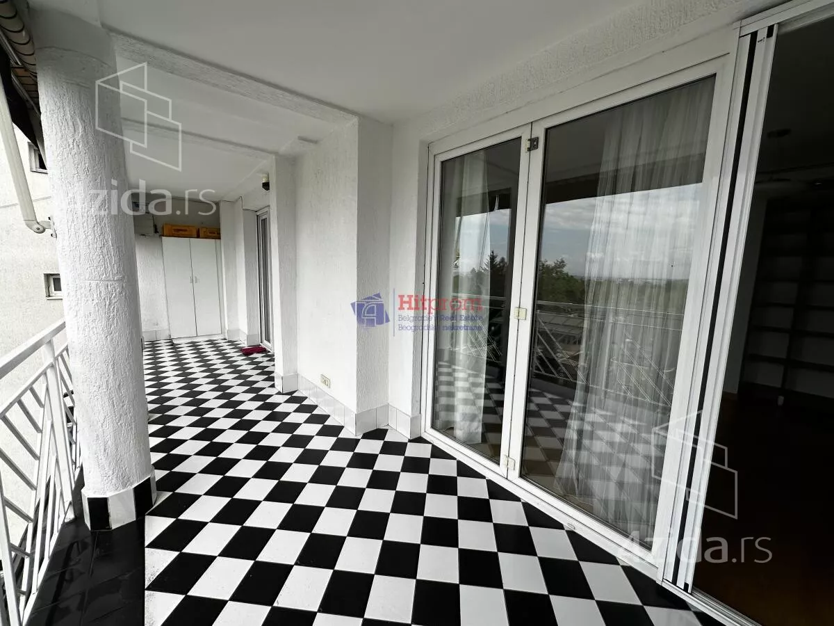 Šestosoban stan | 4zida