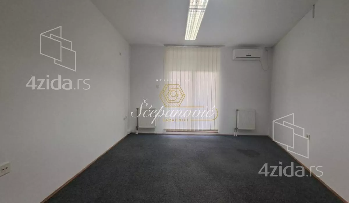 Poslovna zgrada | 4zida