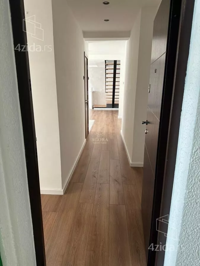 Četvoroiposoban stan | 4zida