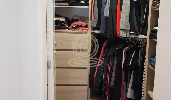 Poslovna zgrada | 4zida