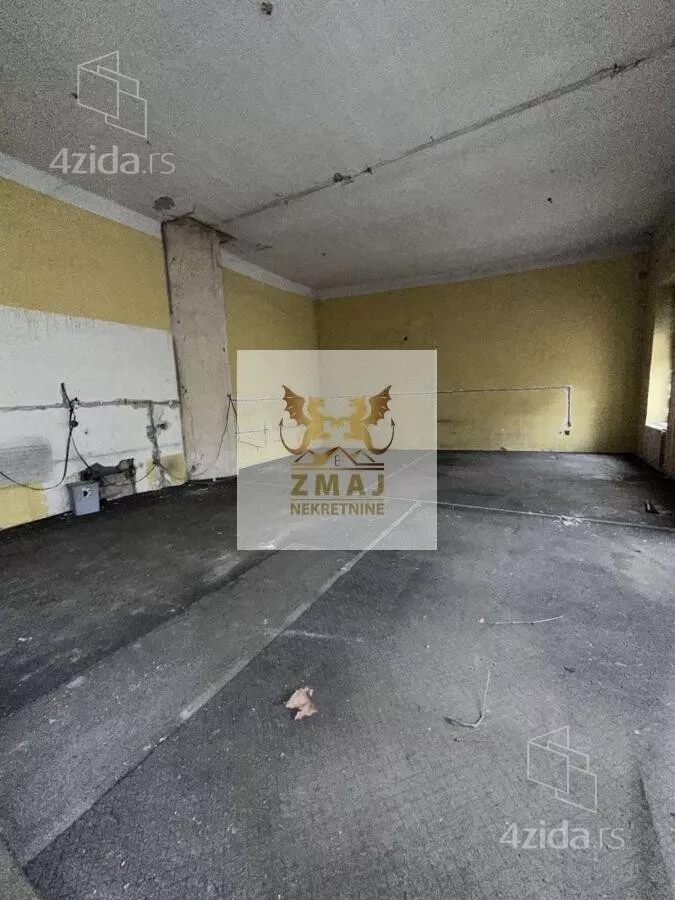 Poslovna zgrada | 4zida