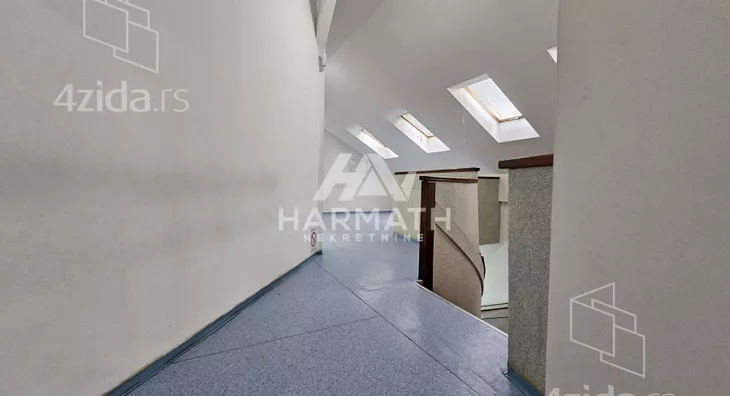 Poslovna zgrada | 4zida