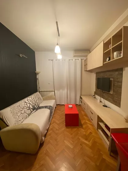 Ace Joksimovića | 4zida.rs